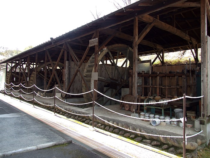 瑞浪市陶磁資料館