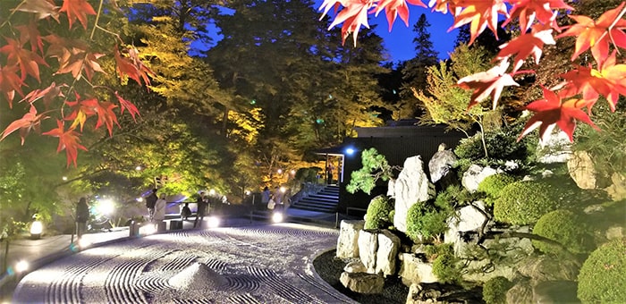 洞窟観音・徳名園・山徳記念館