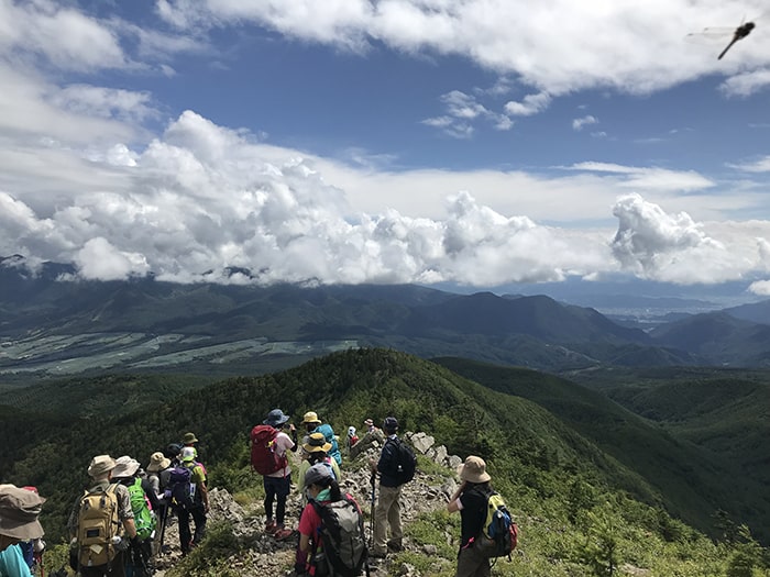 四阿山