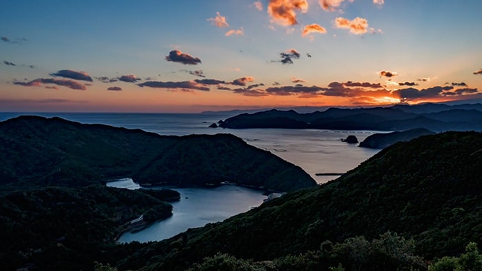 夕暮れの見江島展望台 ハートの入り江