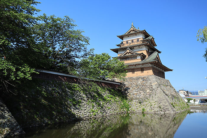 諏訪高島城　写真提供：諏訪市