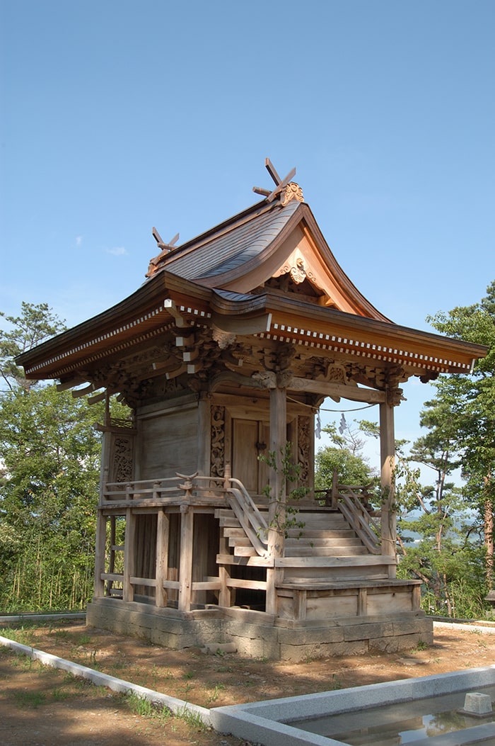 別所神社本殿　写真提供：上田市マルチメディア情報センター