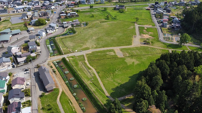 春日山城史跡広場・ものがたり館