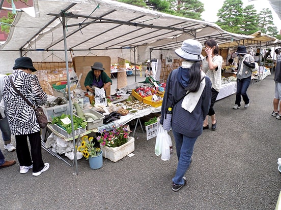 陣屋前朝市