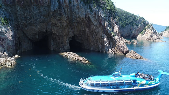 青海島観光汽船