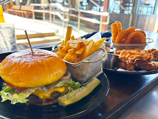 ハンバーガーとフィッシュアンドチップス