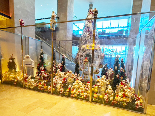 華やかなクリスマスディスプレイ