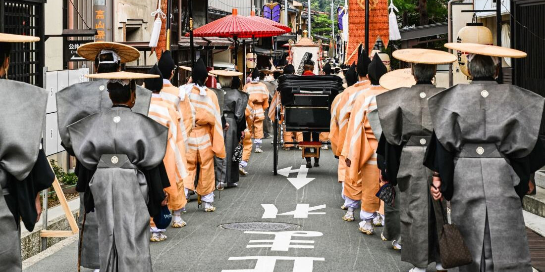 岐阜名物・高山祭を
見に行こう