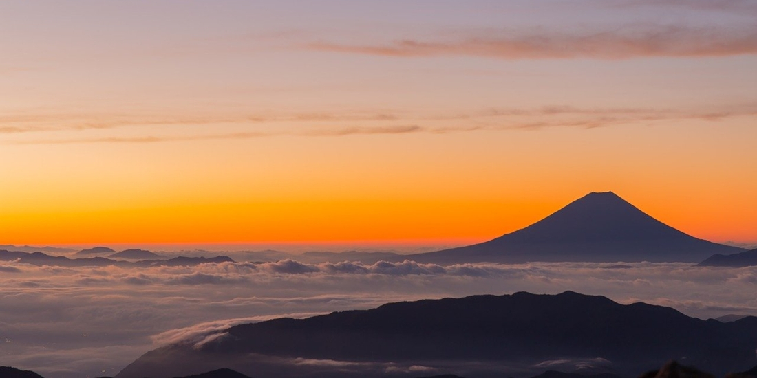 富士山と朝焼け