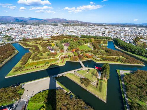 歴史と美しい景観を楽しむ！
函館の観光スポット