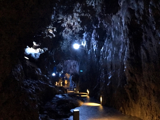 龍泉洞（岩手県）