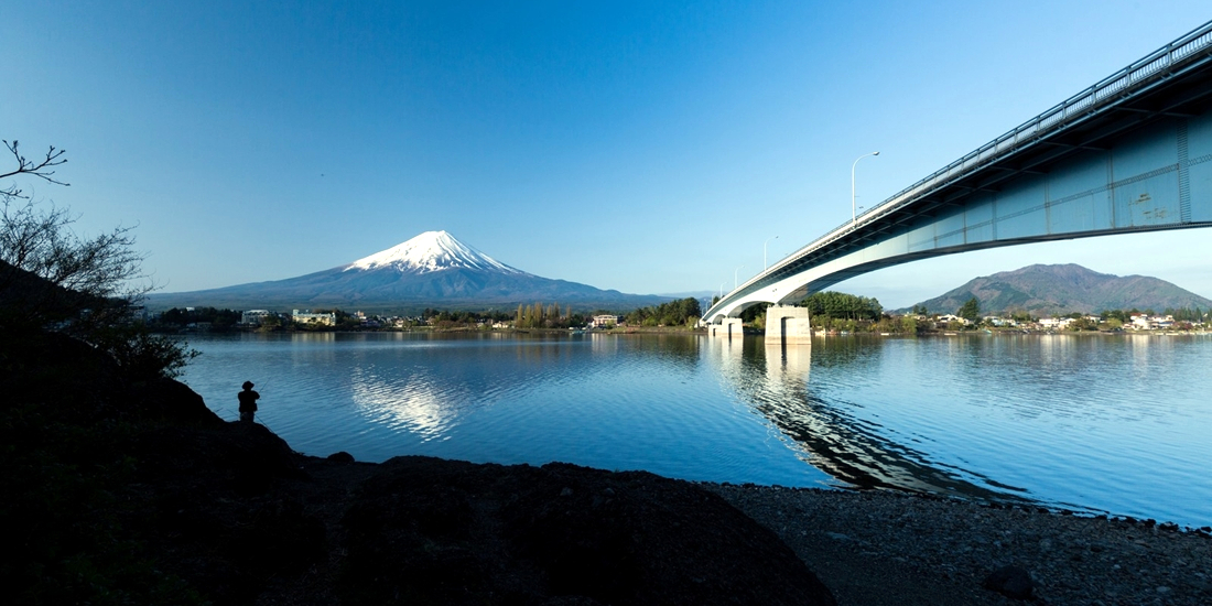 河口湖と富士山