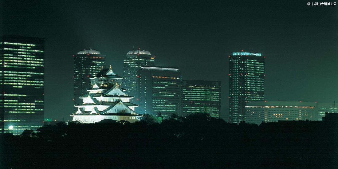 夜の大阪城