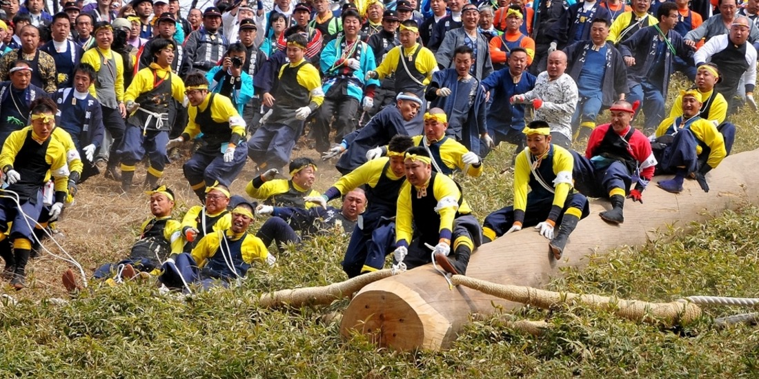 7年に一度の天下の大祭
有料観覧席で見る
下社 御柱祭特集