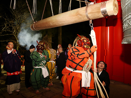 世界遺産　比叡山延暦寺で除夜の鐘撞