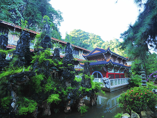 サンポトン(三寶洞)寺院