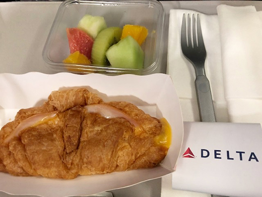 デルタ航空機内食2