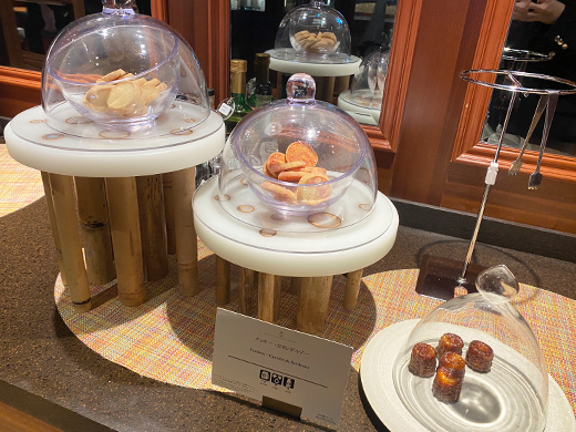 昼ラウンジ 食べ物