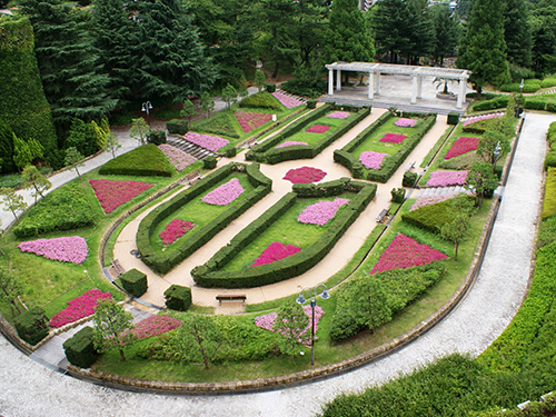 手柄山中央公園