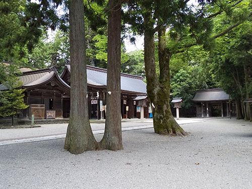 雄山神社前立社壇