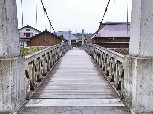 大出の吊橋