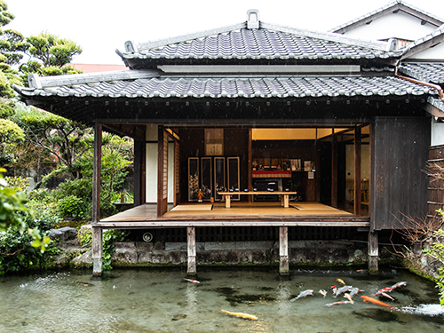 湧水庭園 四明荘