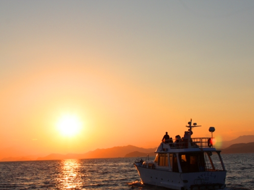 英虞湾クルーズで夕日を眺める