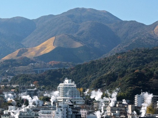 湧出量・源泉数日本一！
多様な温泉を楽しめる別府へ